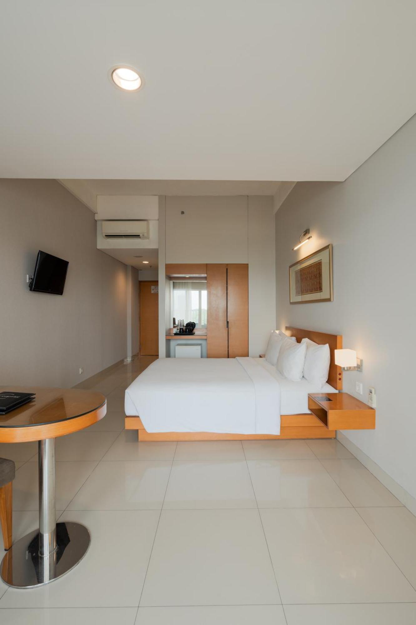 โฮเต็ลซานติก้าเจเมอร์ซาริ Hotel สุราบายา ภายนอก รูปภาพ