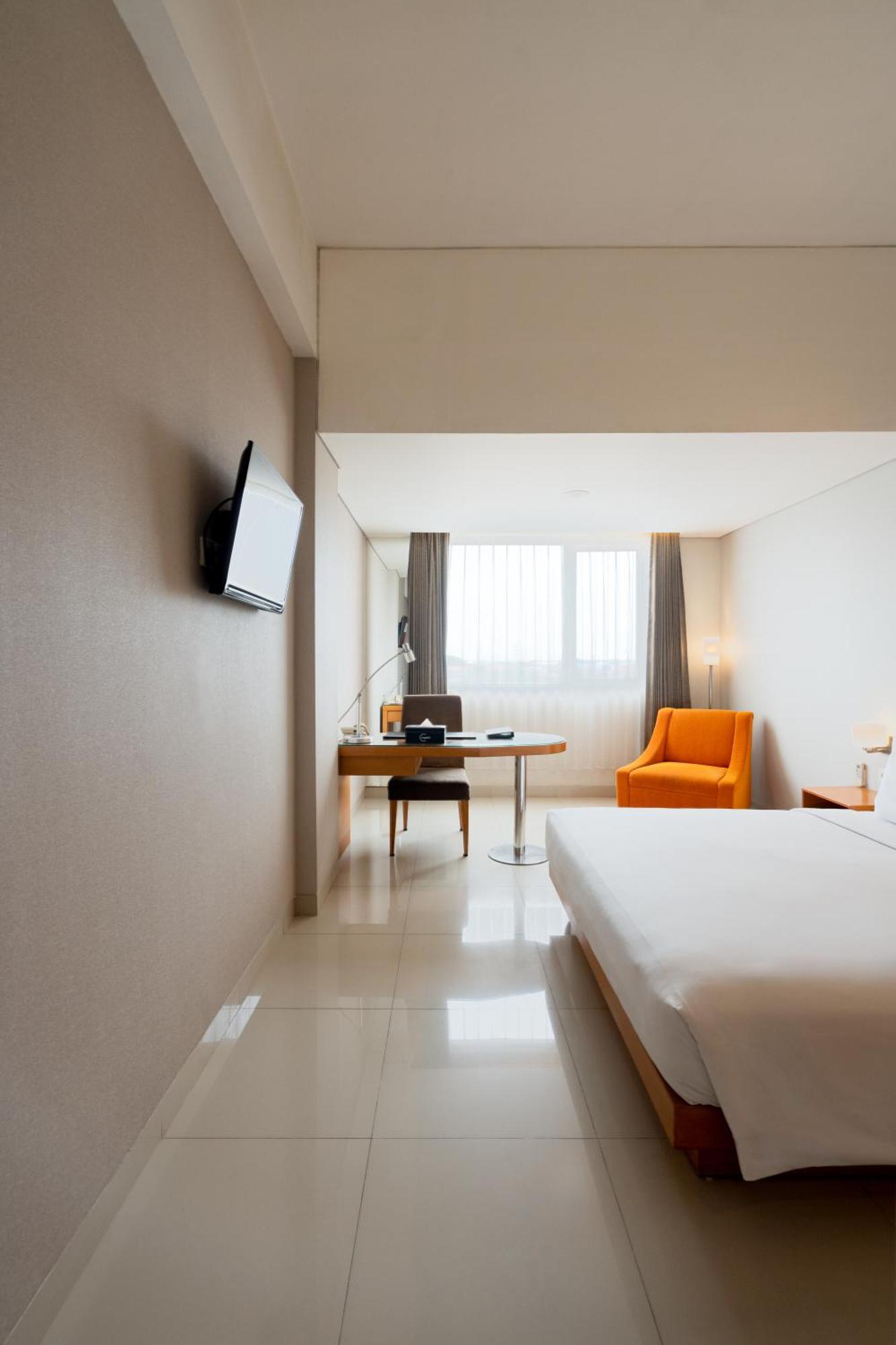 โฮเต็ลซานติก้าเจเมอร์ซาริ Hotel สุราบายา ภายนอก รูปภาพ
